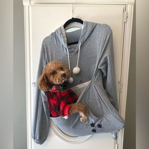 Grey sweatshirt with kangaroo pouch to wear your pet!